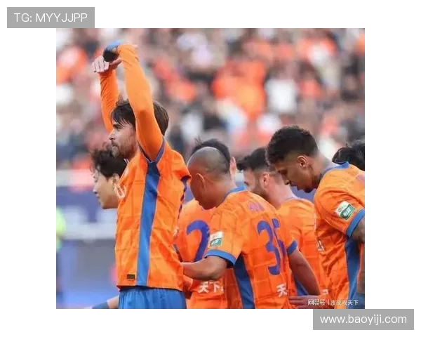 上海足球队状态引发热议球迷对球队表现分歧明显