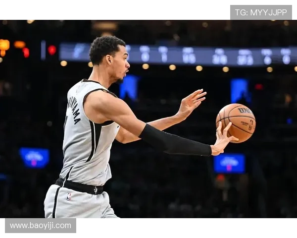 NBA马刺与雄鹿对决数据分析及比赛亮点回顾 NBA马刺与雄鹿对决数据分析及比赛亮点回顾